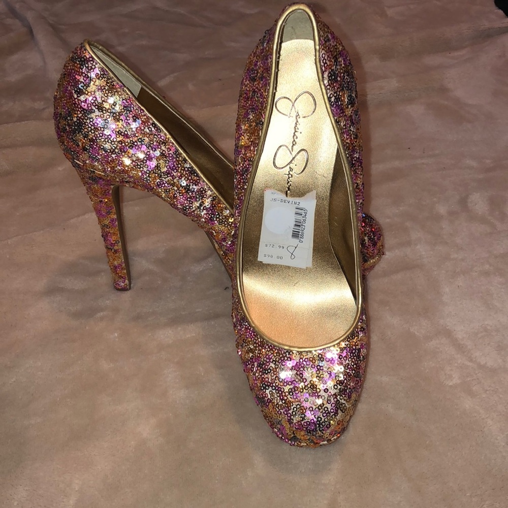 Jessica Simpson pumps